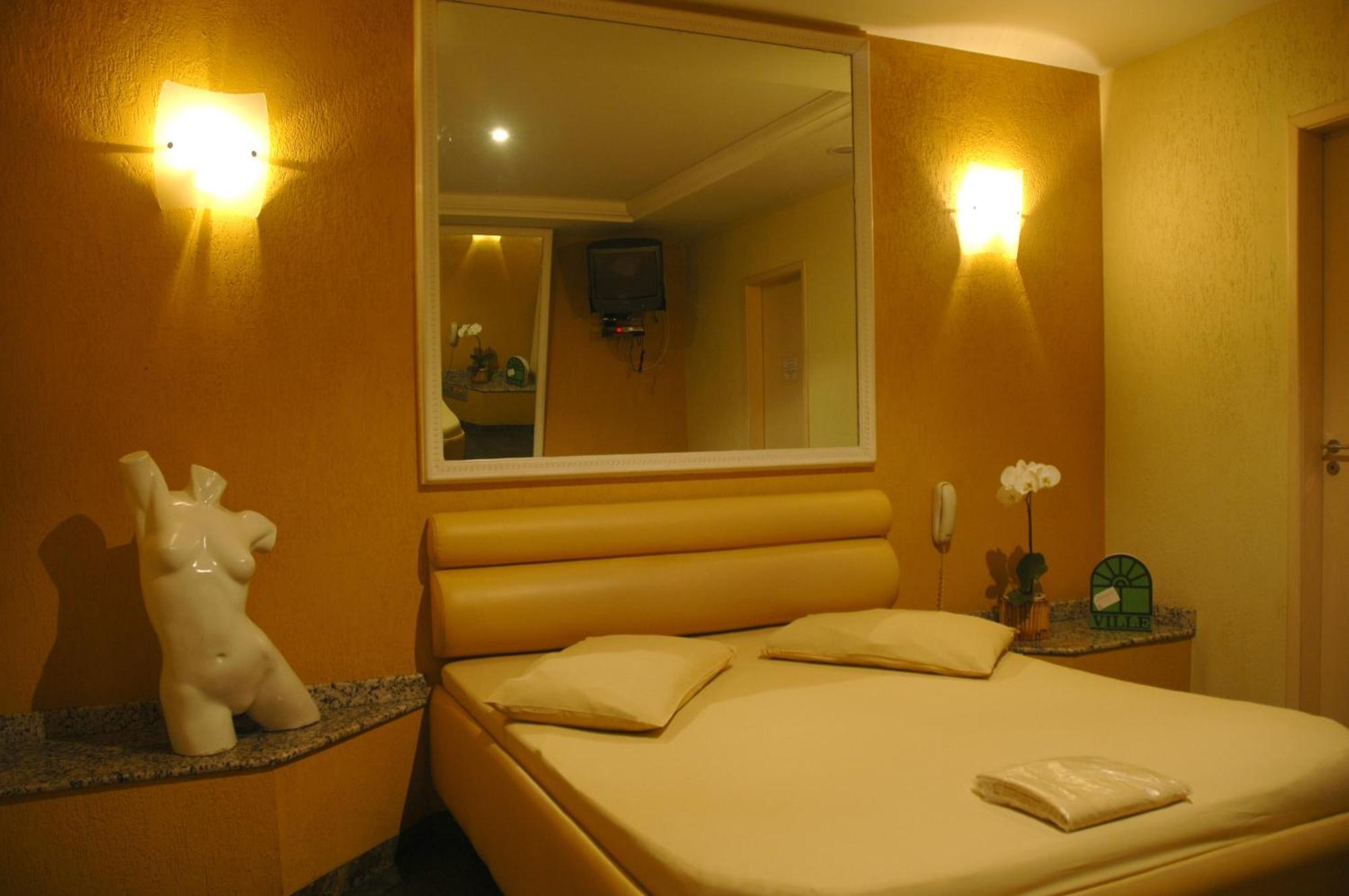 Hotel del amor (adults Only)